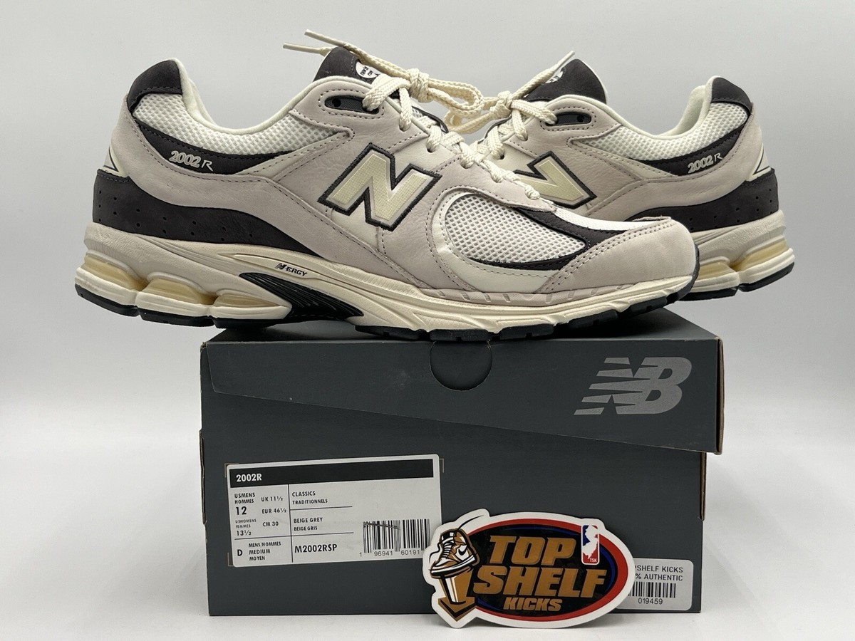 靴 New Balance 2002r Amazon.com | New Balance Men's 2002 R Sneaker, Calm Taupe