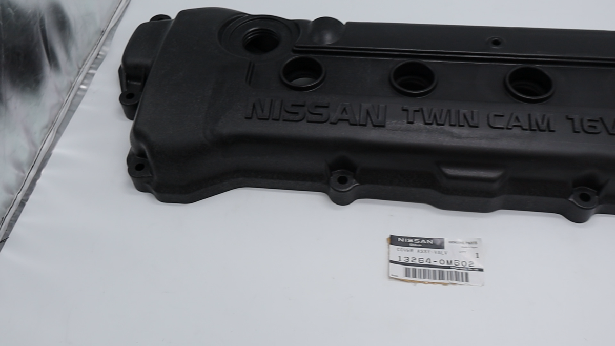 NISSAN Nissan Sentra 200SX Valve Cover Assy 13264-0M602 Japan