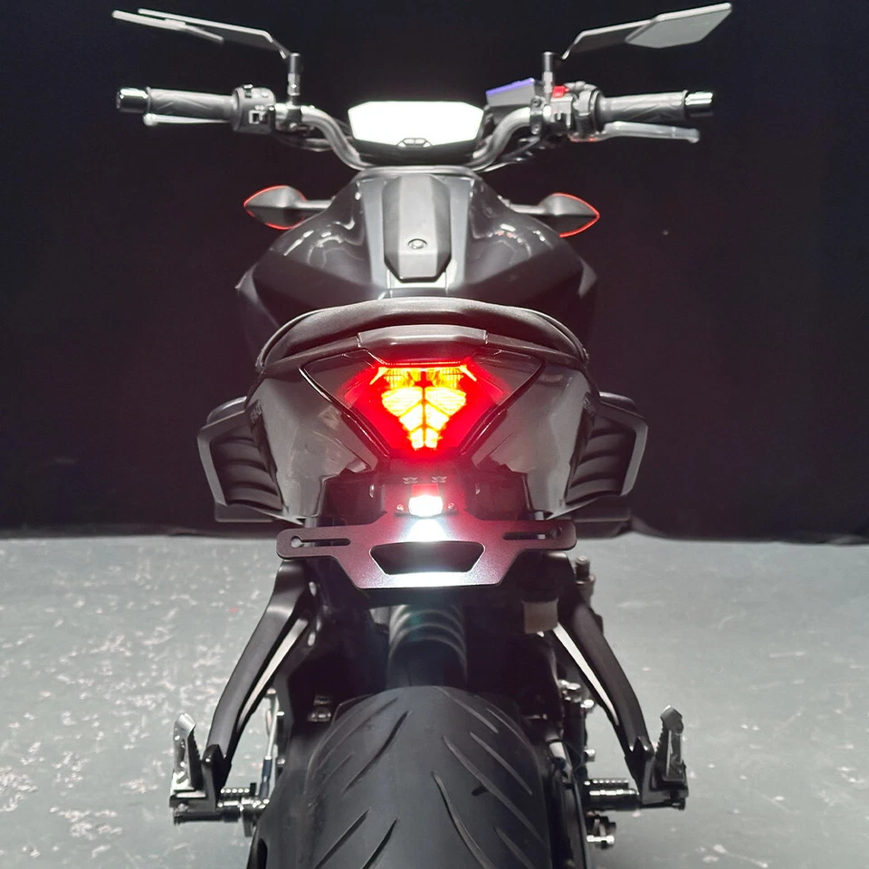 Soporte de matrícula eliminador de guardabarros ajustable LED para Yamaha FZ-07 2014-2020 Foto 3 de 4