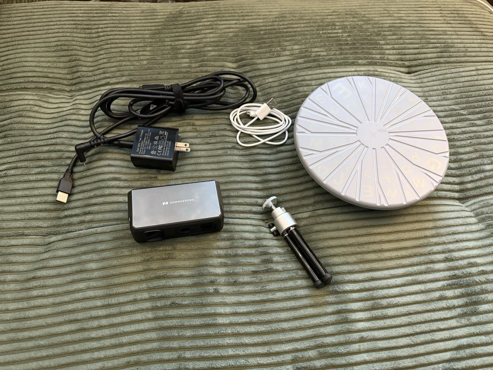 3DMakerPro Seal Lite 3D Scanner with Precision Blue Imaging System w/ turntable - Image 2 of 4