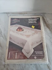 Tobin Stamped Tablecloth For Embroidery Bouquet 2700/21 58”x104” Oblong New