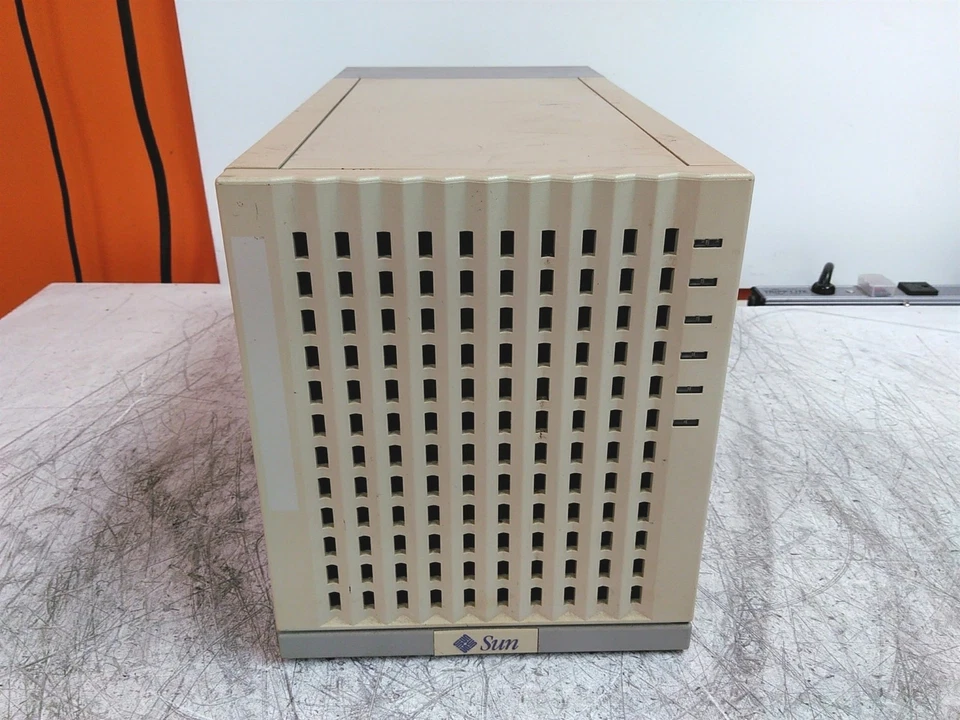 Power Tested Sun Microsystems 599-2061 12-Bay SCSI Drive Enclosure AS-IS - Image 4 of 4