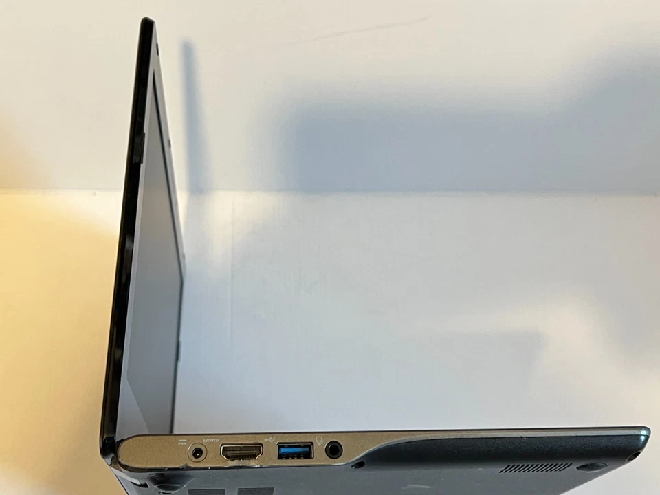 Acer Chromebook C720 ZHN 2103 Laptop 11.5" Screen Intel Celeron 2955U @1.4GHz - Image 3 of 4