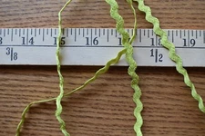 WRIGHTS GREEN SHINY NYLON RICRAC TRIM   5.6  YARDS  X 3/8 INCHES WIDE