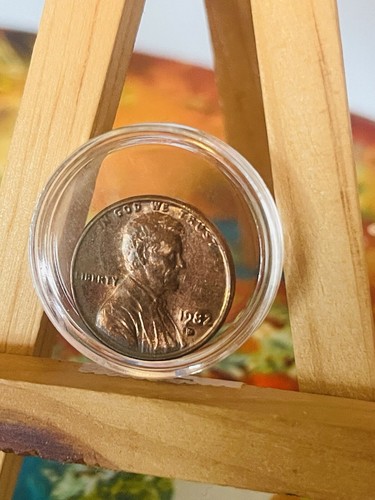 Rare 1982 D Lincoln Penny - 3.1 gr Rare Plastic case included Large Date - Picture 7 of 12