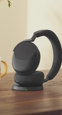 Jabra Evolve3 85 MS - USB-C with Dongle - Black (+Wireless Charging Pad)
