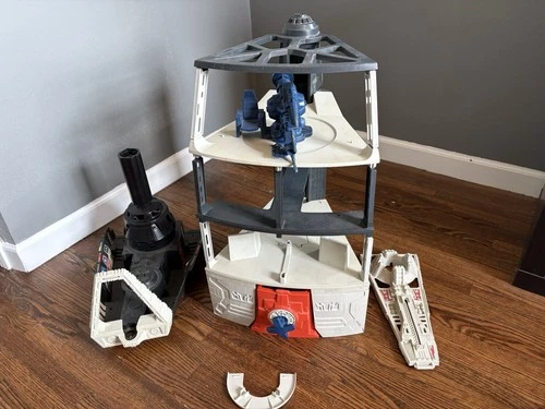 VINTAGE 1977 KENNER STAR WARS DEATH STAR SPACE STATION PLAYSET - Incomplete