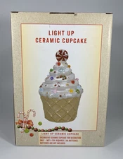 Cracker Barrel Christmas Light-Up Ceramic Holiday Cupcake New Open Box