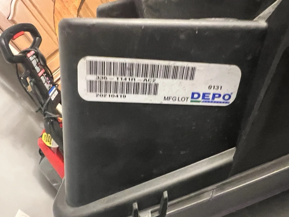 Conjunto de faros Chevrolet SUBURBAN TAHOE AVALANCHE DERECHO/CAPA DE PASAJERO CERTIFICADO Foto 4 de 4