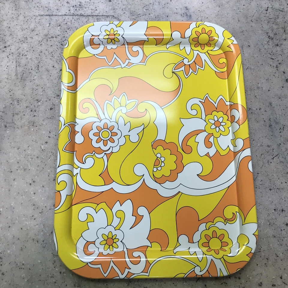 JUEGO 2 BANDEJAS DE SERVIR TV DE METAL PSICODÉLICO HIPPIE AMARILLO NARANJA BLANCO MOD AÑOS 60 DE COLECCIÓN Foto 2 de 4