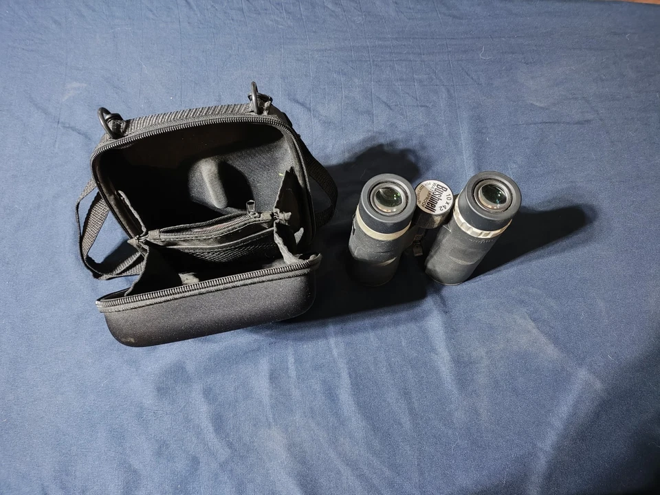 Bushnell Explorer Binoculars Waterproof & Fogproof 10X42 W hard case. - Image 3 of 4