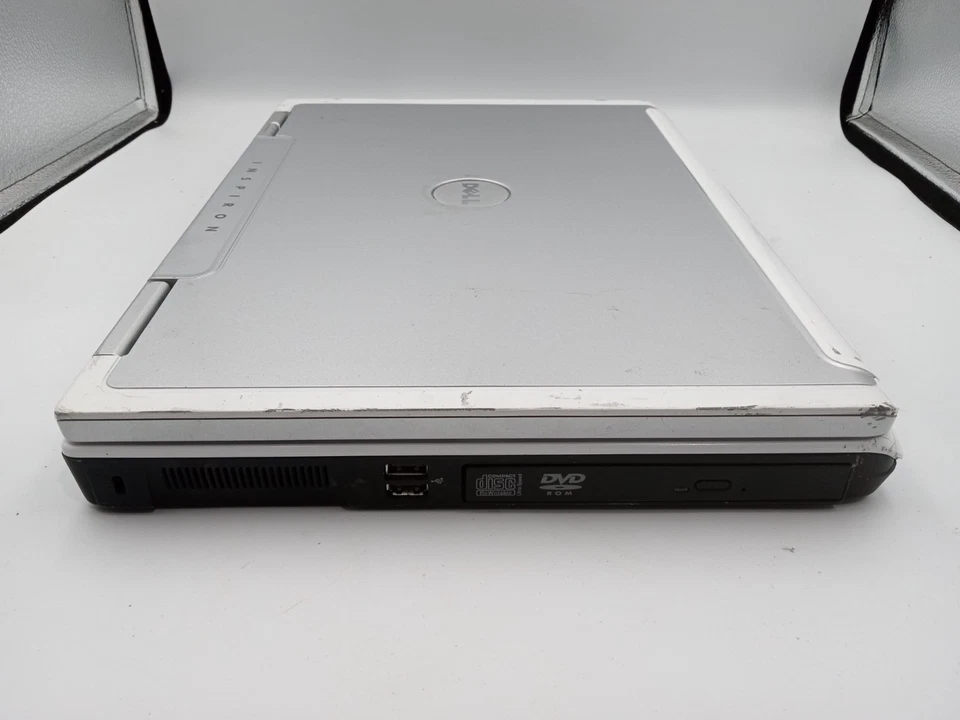 Laptop Dell Inspiron 9200 17" Intel Pentium 1GB RAM 40GB HDD WinXP - LEER -RR Foto 4 de 4