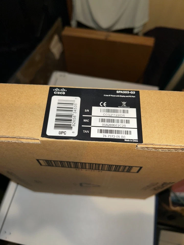 Cisco SPA 303 3-Line IP Phone VOIP PoE Internet PBX Display and PC Port with PSU - Image 2 of 4