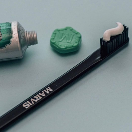 Toothbrush, Medium, Black - Picture 6 of 7