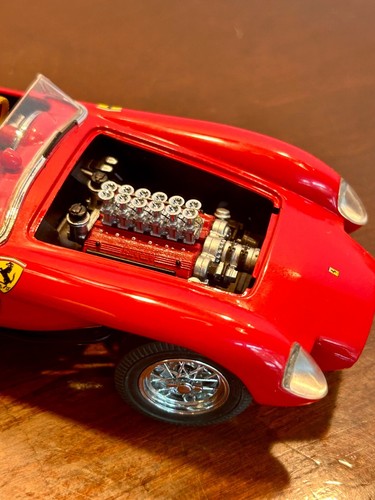 Danbury Mint 1958 Ferrari 250 Testa Rossa Diecast Model Car 1:24 *Original Box* - Picture 9 of 11