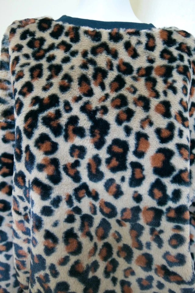 Vtg 90s Wild Fable Soft And Fluffy Plush Leopard Cat Animal Print Sweatshirt L - Image 2 of 4