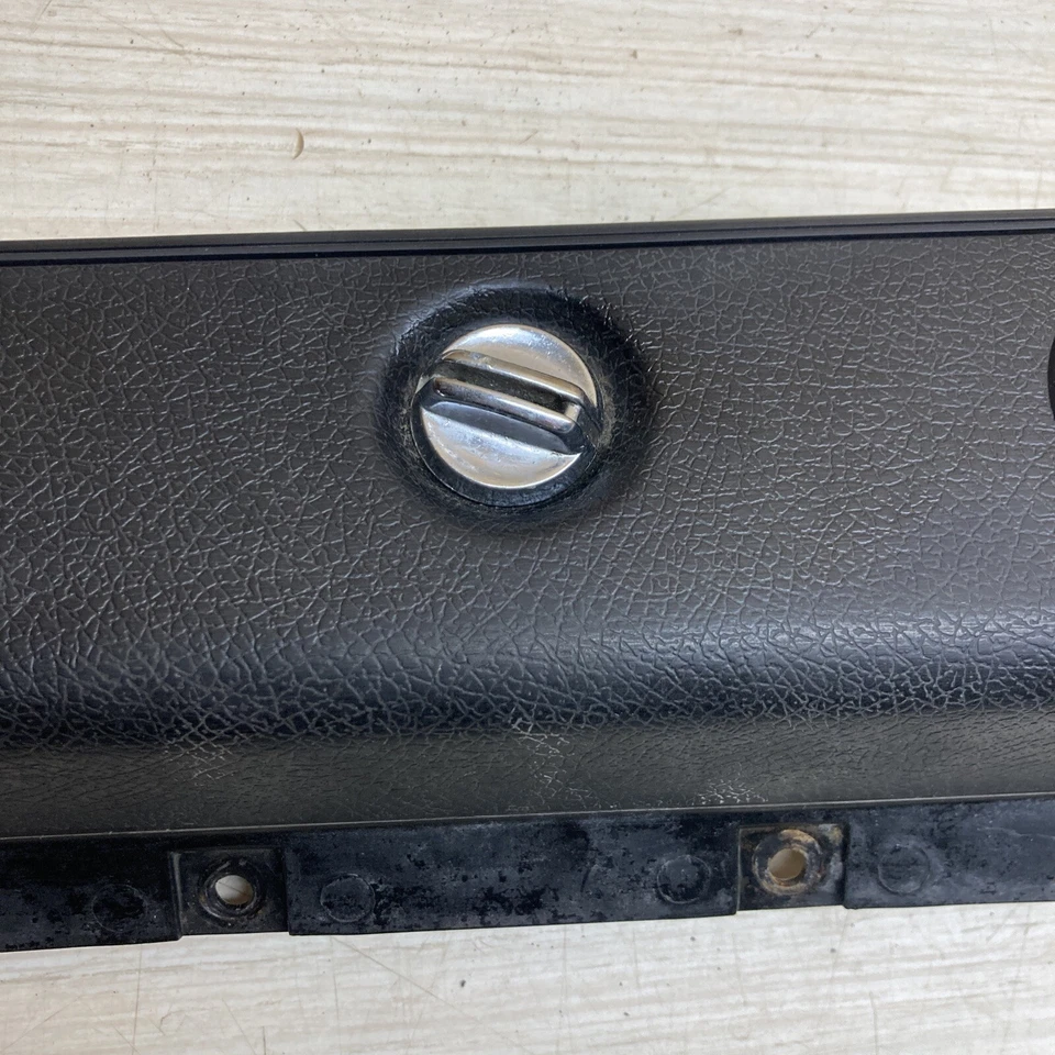 Chevrolet Camaro 1970-78 guantera puerta RS Z28 SS LT GM negro 74 1975 1976 1977 Foto 3 de 4