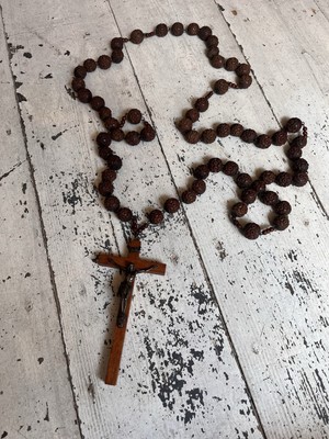 Antiker französischer großer geschnitzter Rosenkranz aus Holz Perlen mit Kruzifix