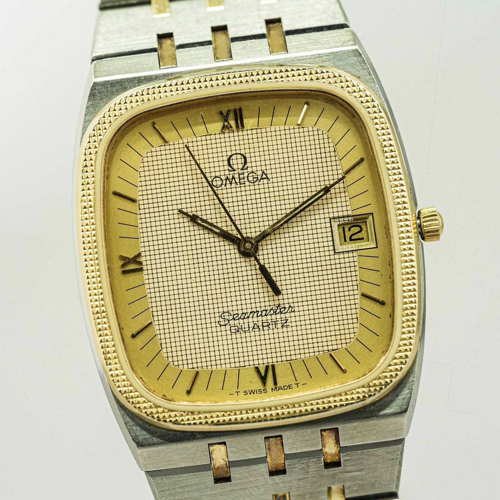 **NEAR OMEGA Seamaster Cal.1430 Roman Gold