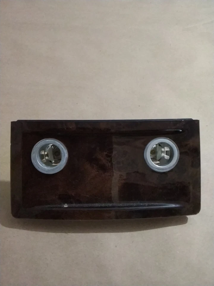 04-05 BMW 545i 04-07 525i consola central trasera toma de corriente encendedor de cigarrillos OEM Foto 4 de 4