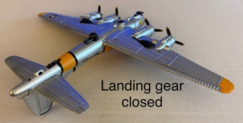 Ray Sky Pilot 1/72 B17 Army Air Forces Air Rescue Service Plane without Stand - Picture 7 of 8