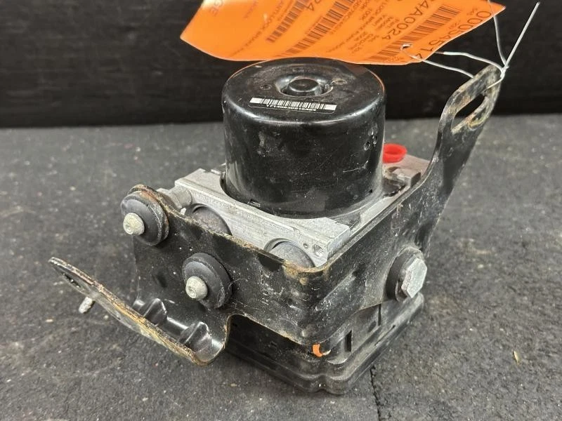2008 Jeep Commander ABS Anti-Lock Brake Pump Module OEM - Image 2 of 4