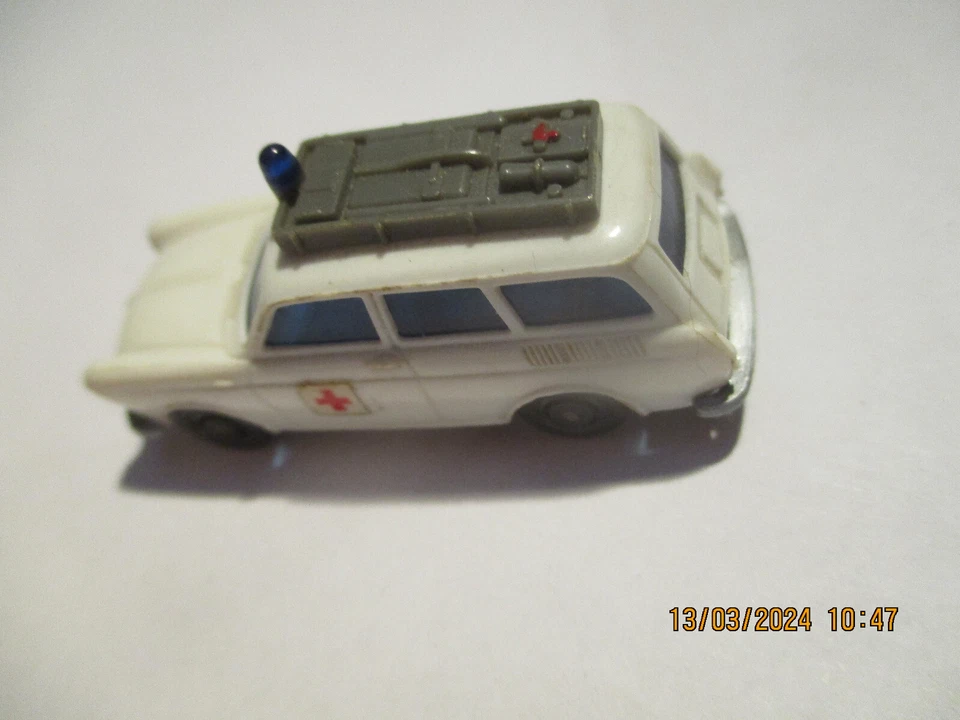 RE-WIKING - VW VARIANT DRK - RUNDE HAUBE MIT GLATTE STOSSSTANGEN!!! - Immagine 3 di 4