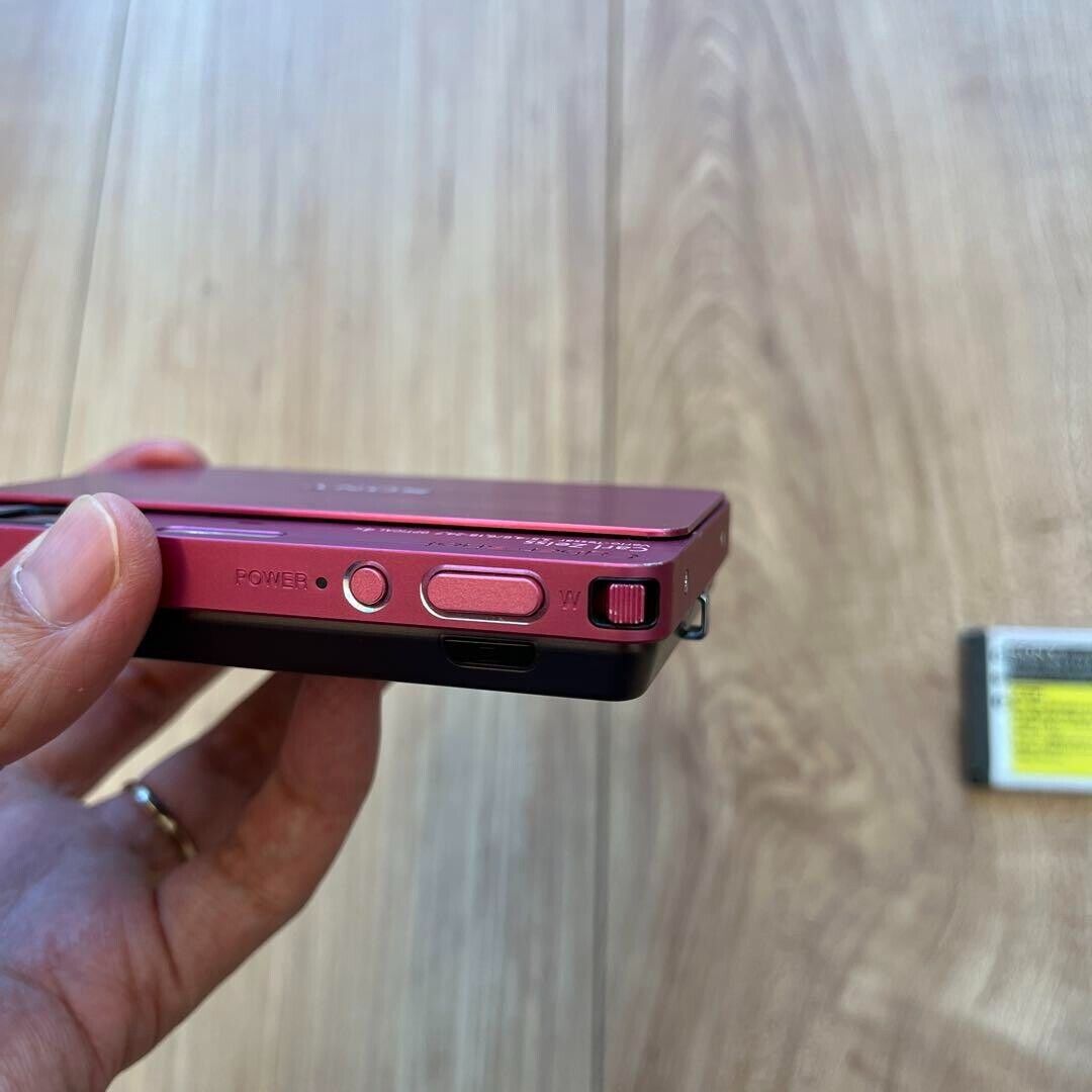 SONY Cyber shot DSC-T700 10.1MP 4x Compact Digital Camera SONY Cyber shot DSC-T700 10.1MP 4x Compact Digital Camera