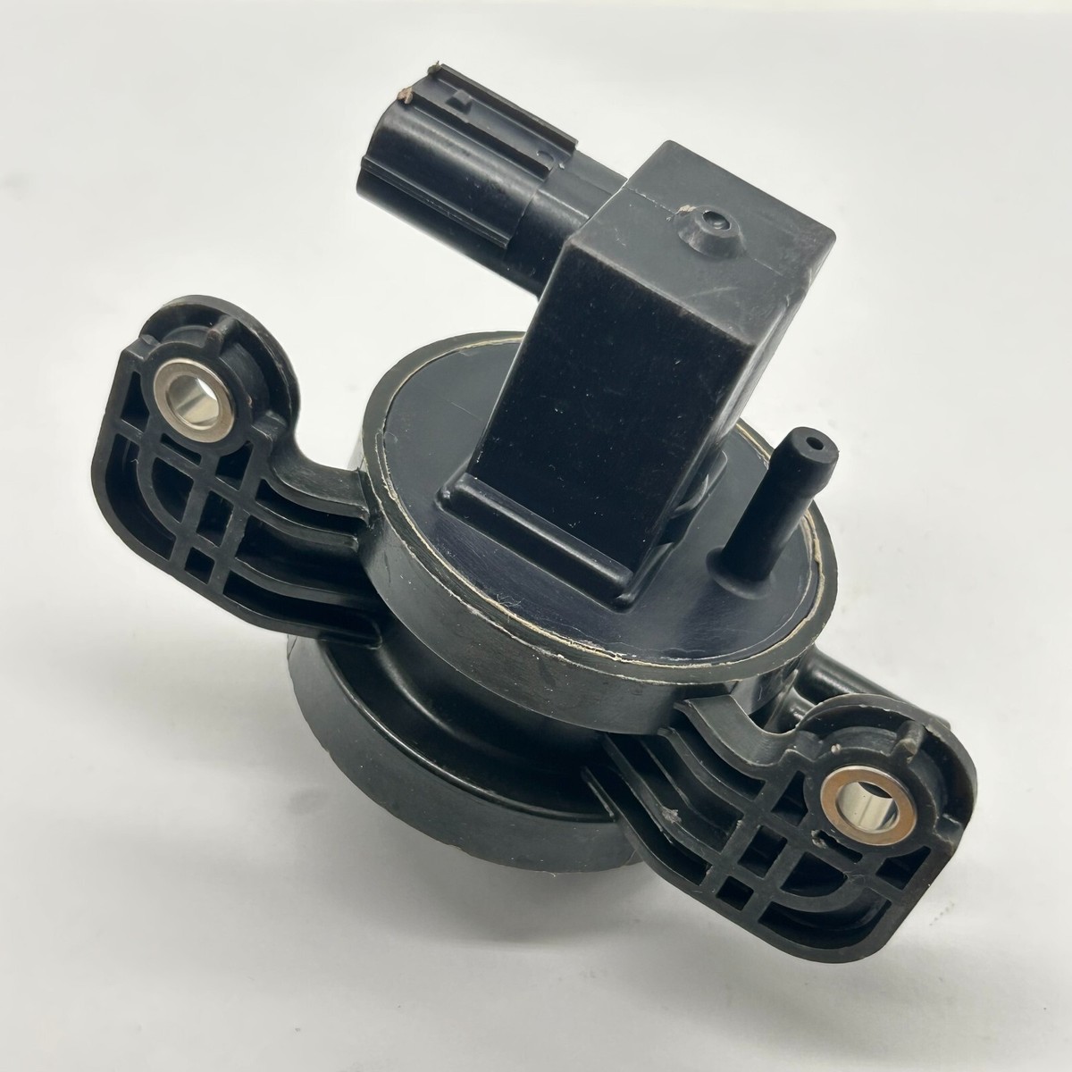 Original Fuel Vapor Evap Purge Valve 192000-6011 For 2001-2005