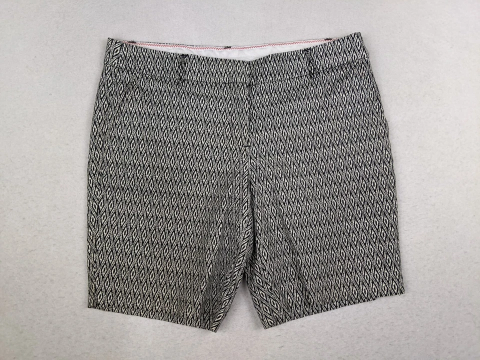 BERMUDAS KENAR MUJER ESTAMPADO NEGRO Y MARFIL FRENTE PLANO TALLA 10 - 8" ENTREPIERNA Foto 2 de 4