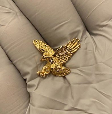 American Spreading Flying Eagle Gold Tone Lapel Hat Pin NOS