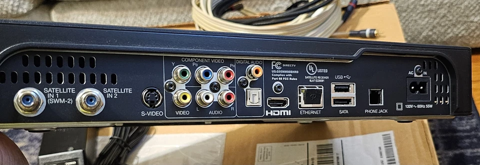 RECEPTOR SATÉLITE DIRECTV HR24-100 HD DVR con Control Remoto, Cables Y Caja  Foto 4 de 4