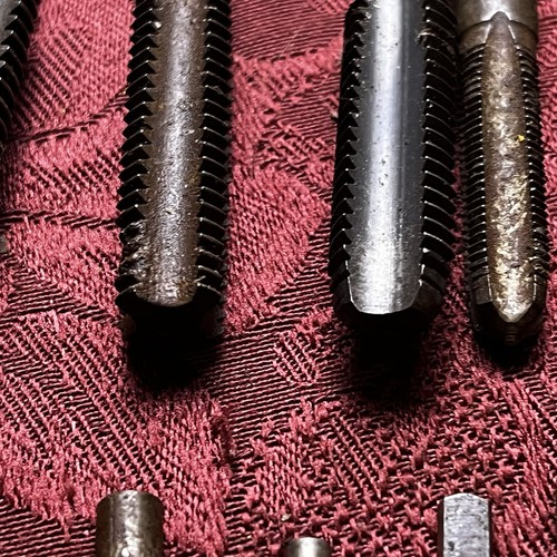 Maschinisten Werkzeuge - Gewindebohrer Bohrfutter Schlüssel Feilen Bohrer Reibahlen riesiges 42-teiliges Set - Bild 13 von 24