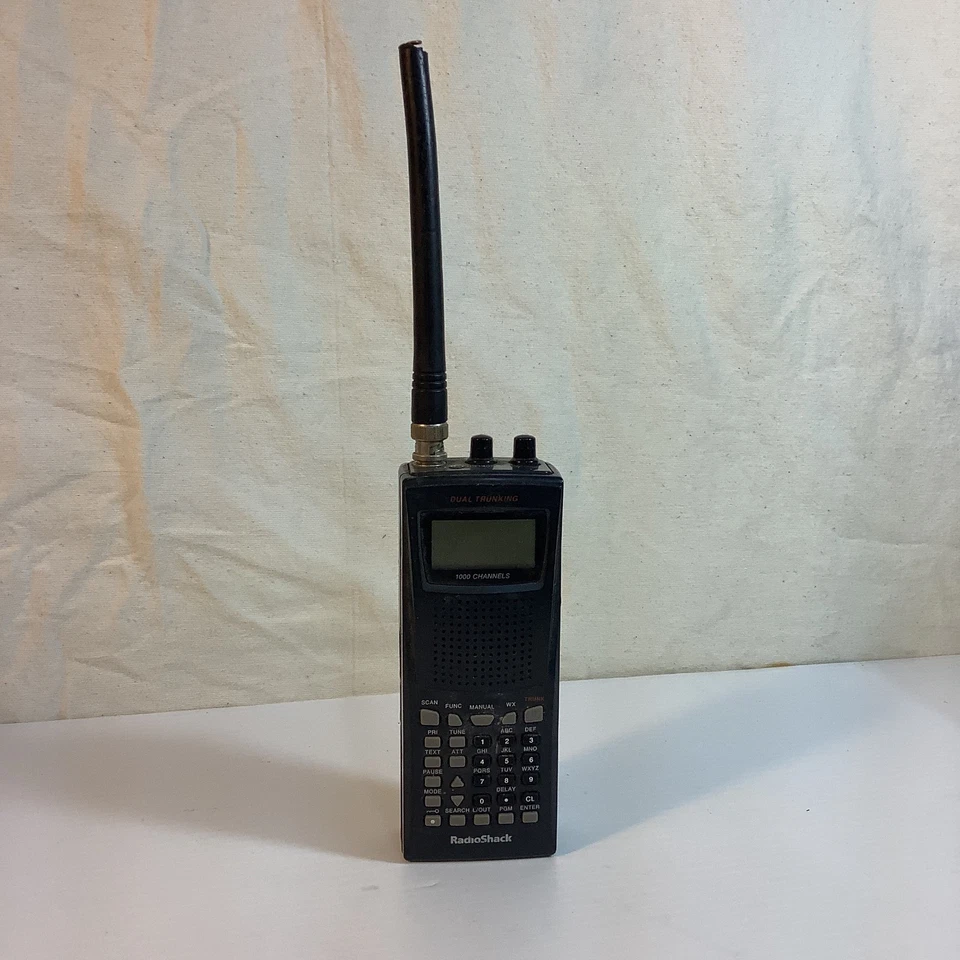 RadioShack PRO-95 20-525 Dual Trunking Handheld Scanner - Image 3 of 4