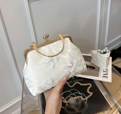 Abendtasche Seide mit Stickerei Schmetterling 3D Spitze Elfenbein