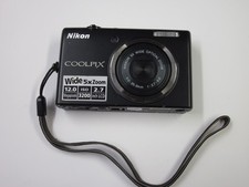 Nikon COOLPIX S570 12.0MP Digital Camera - Read Description