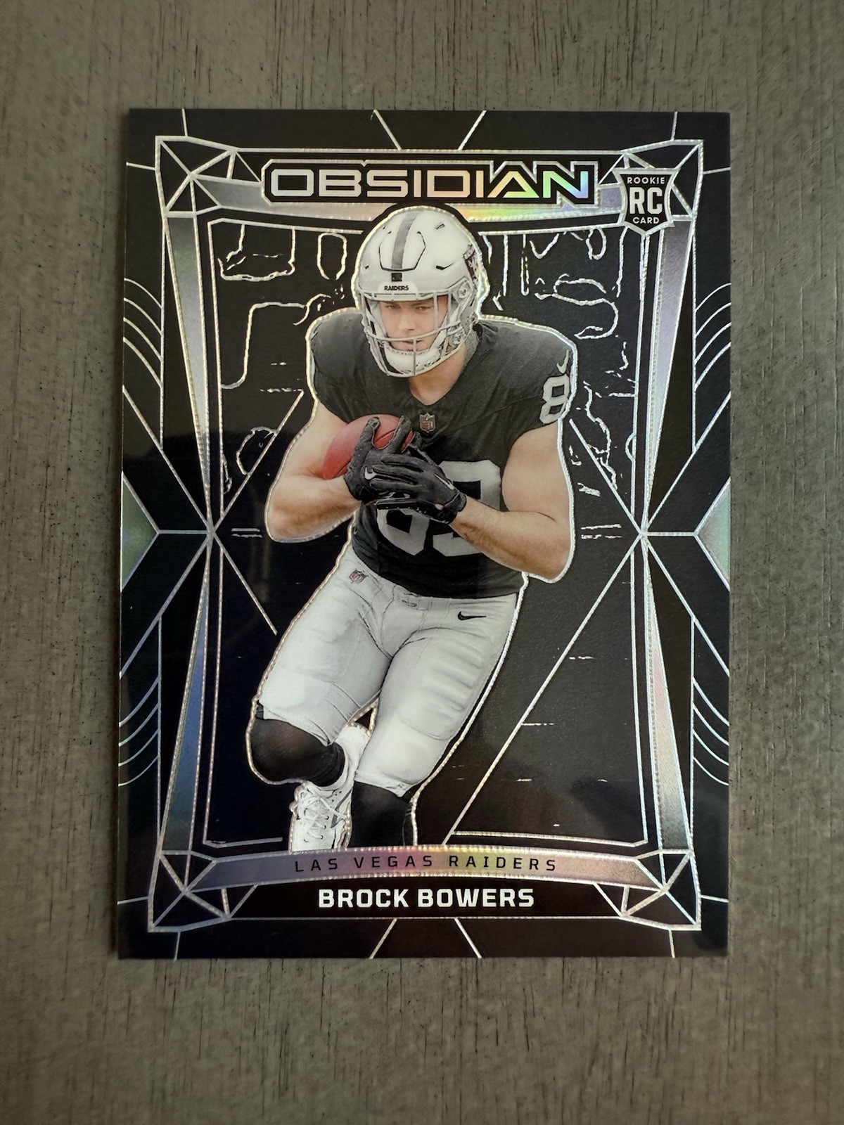 BROCK BOWERS🔥2024 Panini Obsidian #101 (RC)🔥Las Vegas Raiders