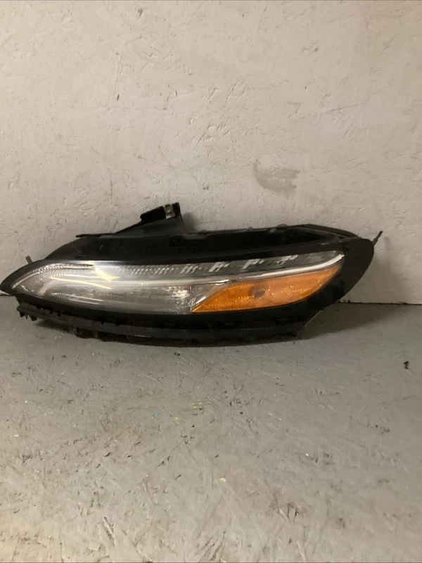 2014-2018 Jeep Cherokee Upper DRL LED LH Driver Side Turn Signal Park Light OEM