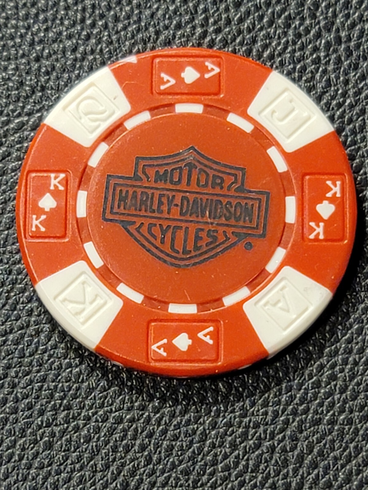 FOUR RIVERS HD (B&S stamp) KENTUCKY (Red AKQJ) Harley Poker Chip