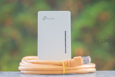 TP-LINK TL-WPA4220 500 Mbps 2 Ports 100Mbps Powerline Wi-Fi Adapter