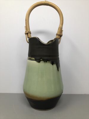 John Wright verzierte Steinzeug Vase mit Rohrgriff #1532