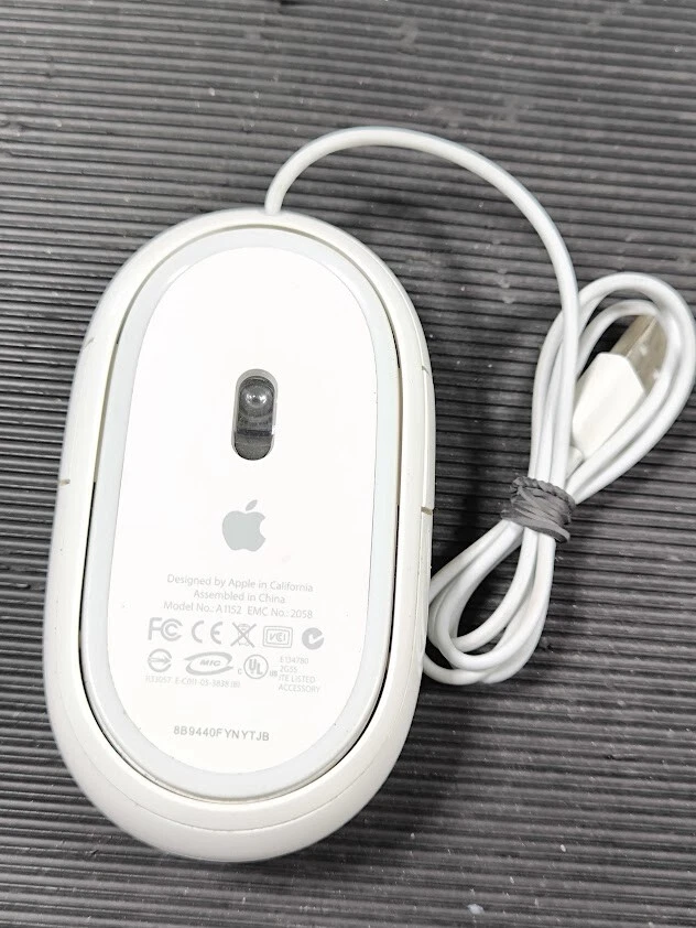 Apple A1152 Mouse USB Wired - Usato, Graffi, Nessun Accessorio - Immagine 3 di 4
