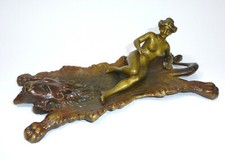 Wiener Bronze Zach Austria Vienna Frau auf Bärenfell