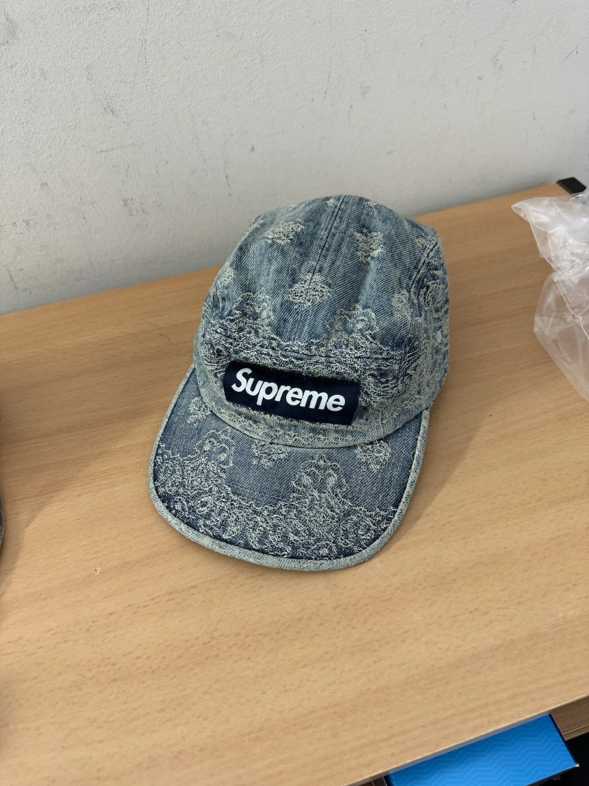 Casquette de camp en denim jacquard Supreme Bandana bleu délavé SS25