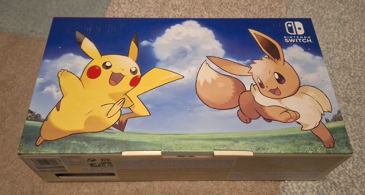 Nintendo Switch Pokémon Let's Go, Pikachu! Limited Edition Bundle