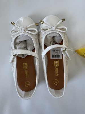 Smartfit Shoes Girls  Sz 7.5 White w/bow FREE SHIPPING! 