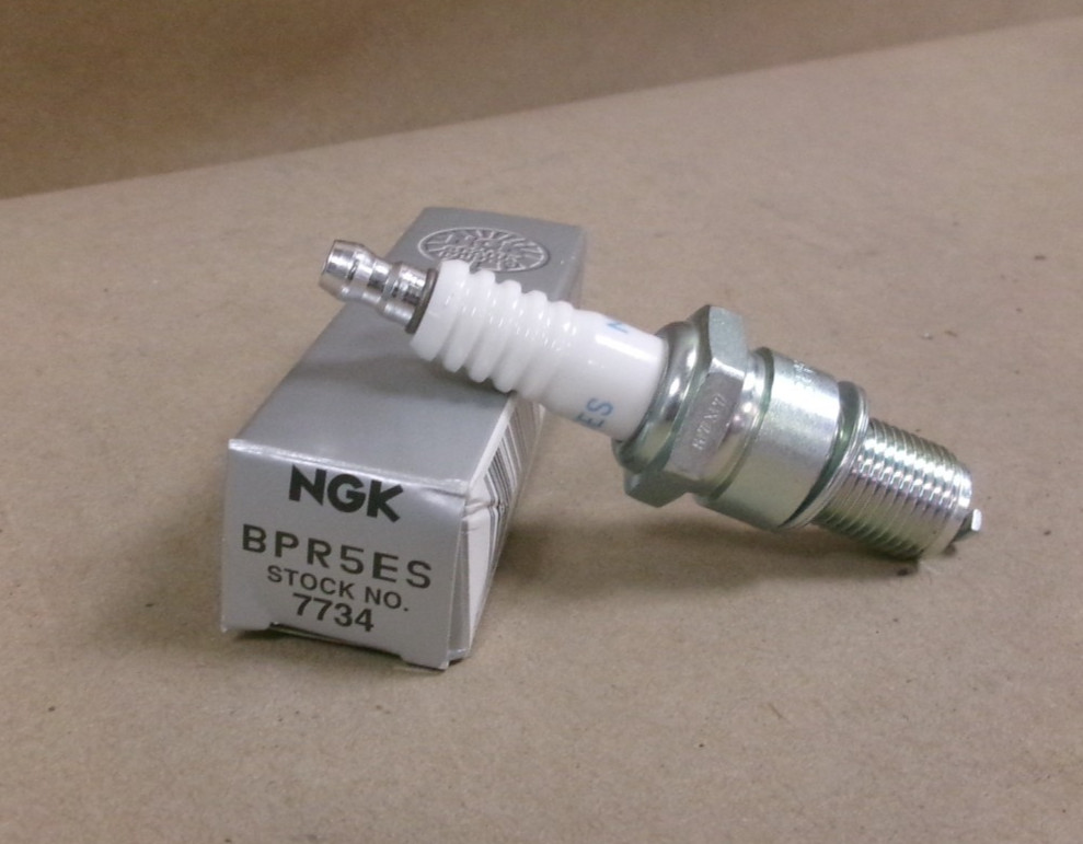 New NGK 7734  BPR5ES Spark Plug