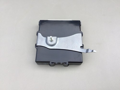 2007 Toyota Camry Smart Key Control Module 89990-06030 - Picture 3 of 7