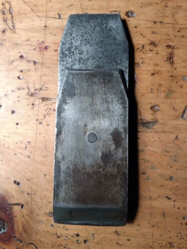 Auburn Tool Co. 2-5/16" plane blade and chip breaker. - Afbeelding 1 van 5