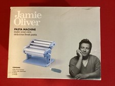 Machine à Pâtes Jamie Oliver Rouge Inox, Manuelle, Avec Accessoires Et Notice, Jamais Utilisée